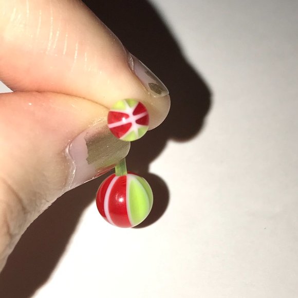 14 Gauge Red and Green UV Acrylic Basketball Design Belly Ring - Picture 3 of 4